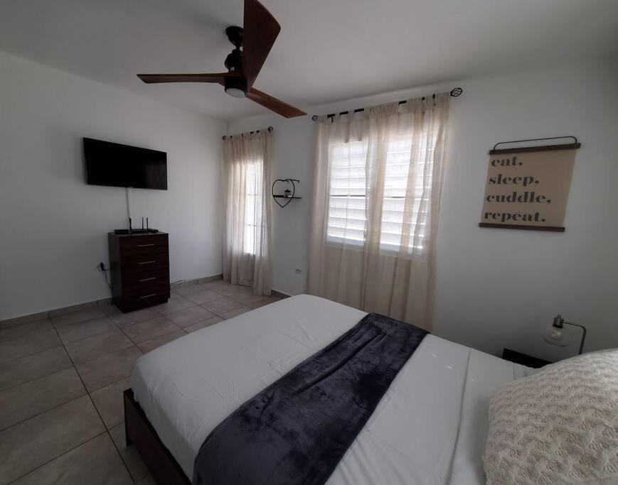 Aguadilla Sunset Apt Ac Wifi 8 Minute Walk Crashboat Beach Exteriör bild